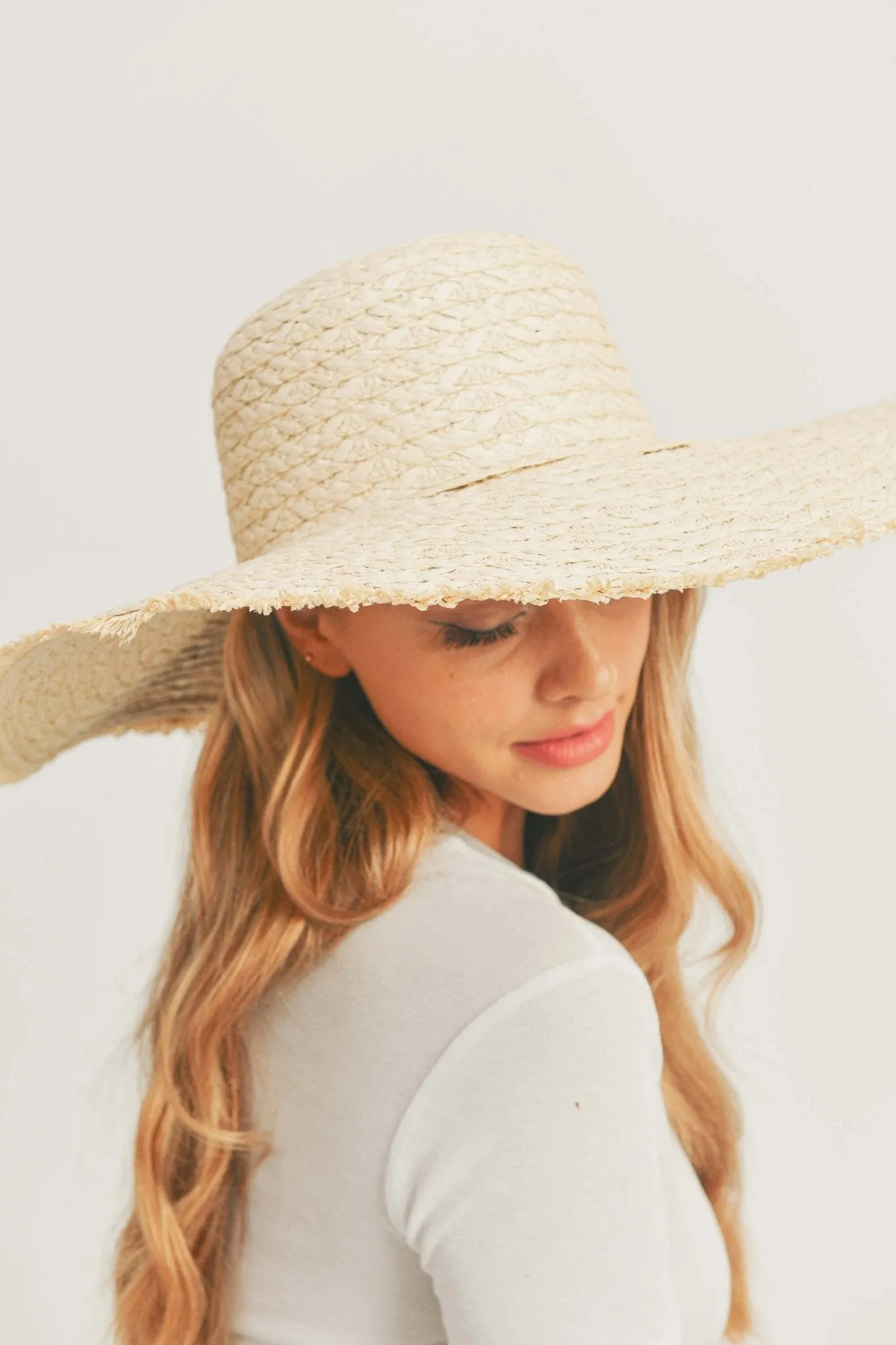 MH0095 Floppy Straw Sun Hat with Frayed Edges