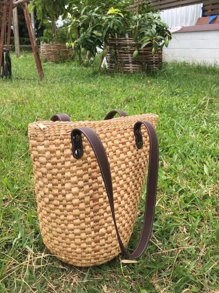 Straw beach tote with leather handle